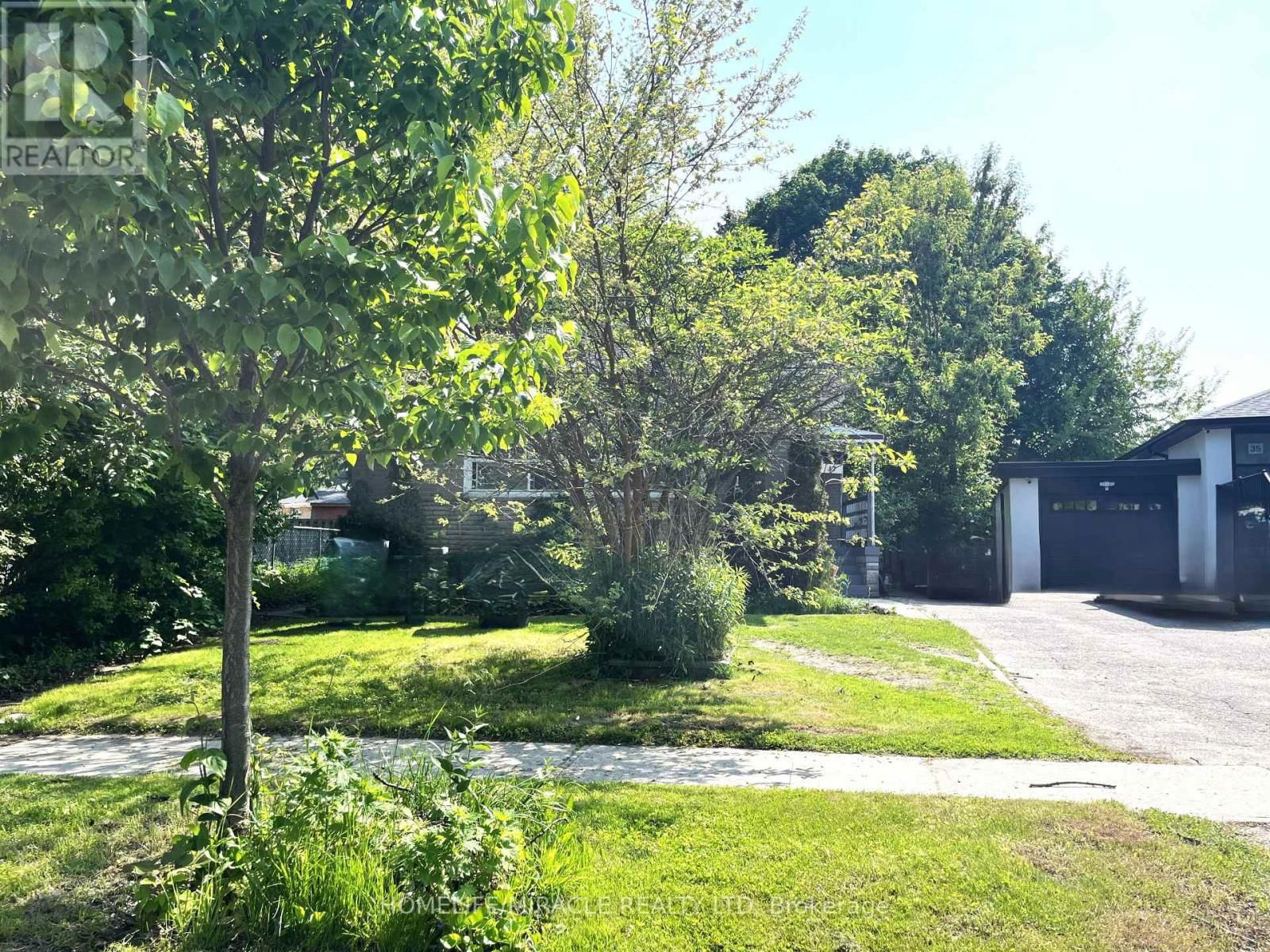 37 DARLINGSIDE DRIVE Image 1
