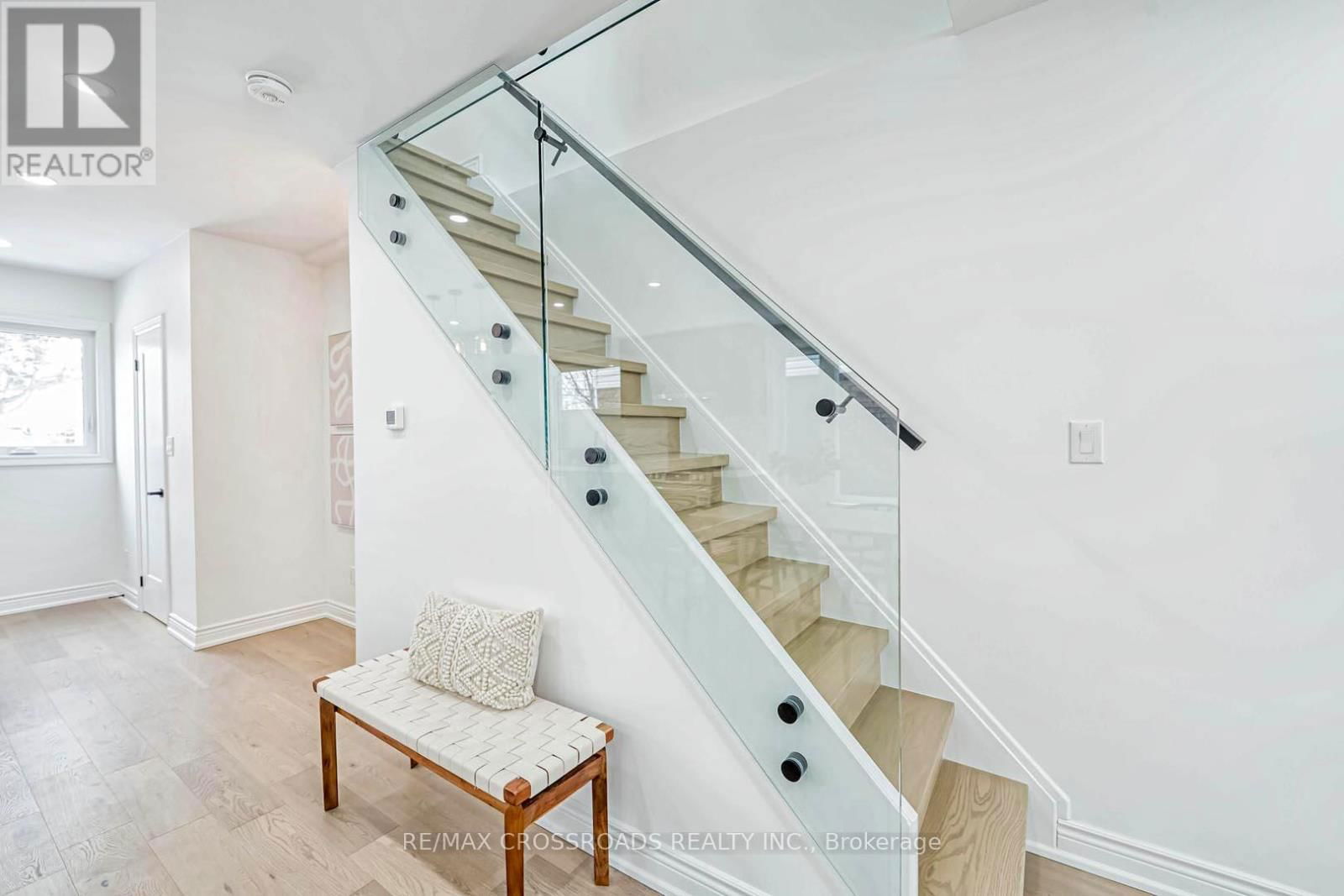 548 GLEBEHOLME BOULEVARD Image 18