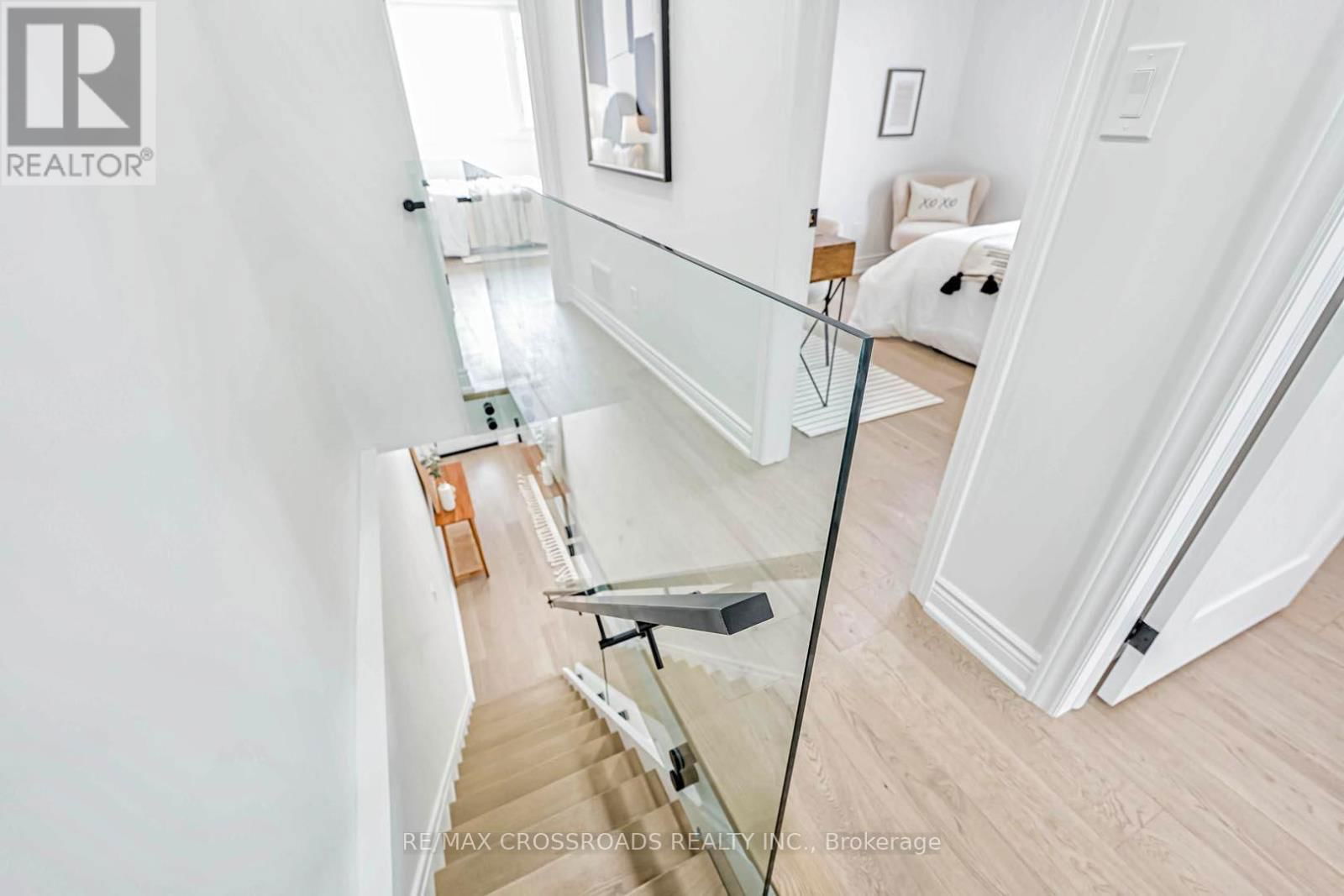 548 GLEBEHOLME BOULEVARD Image 19