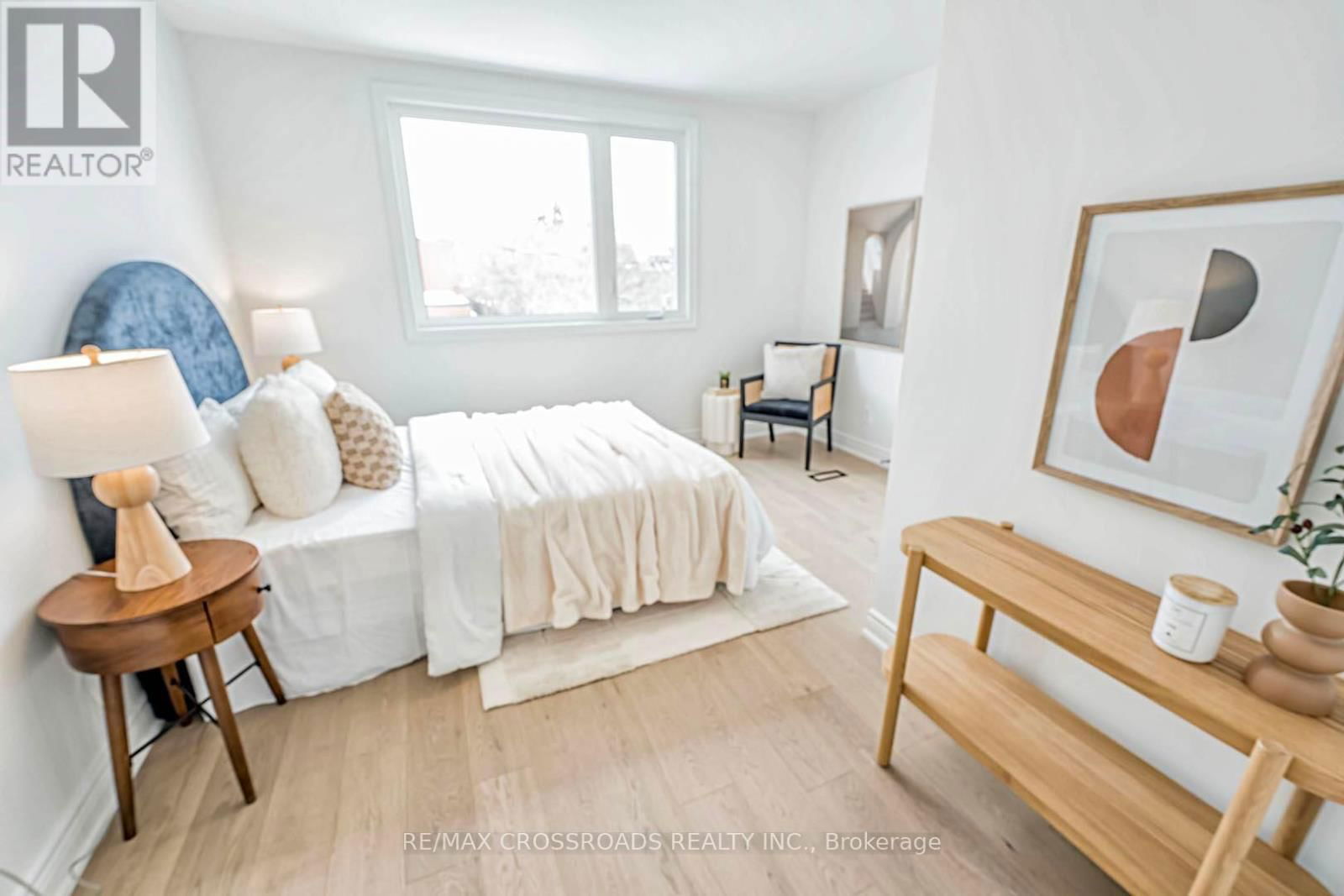 548 GLEBEHOLME BOULEVARD Image 20