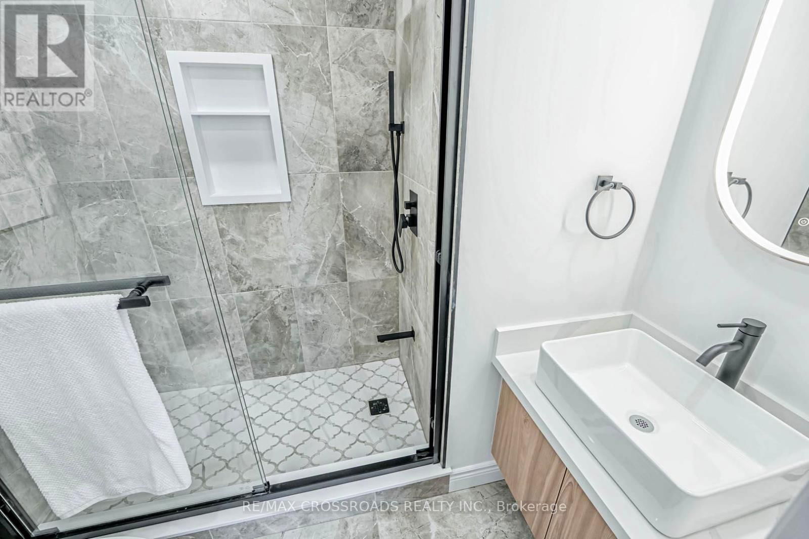 548 GLEBEHOLME BOULEVARD Image 22