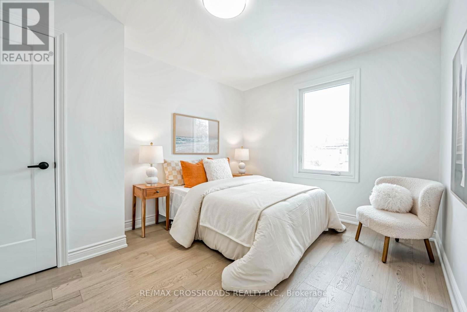 548 GLEBEHOLME BOULEVARD Image 23