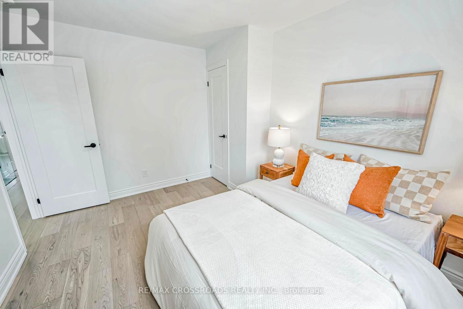 548 GLEBEHOLME BOULEVARD Image 24