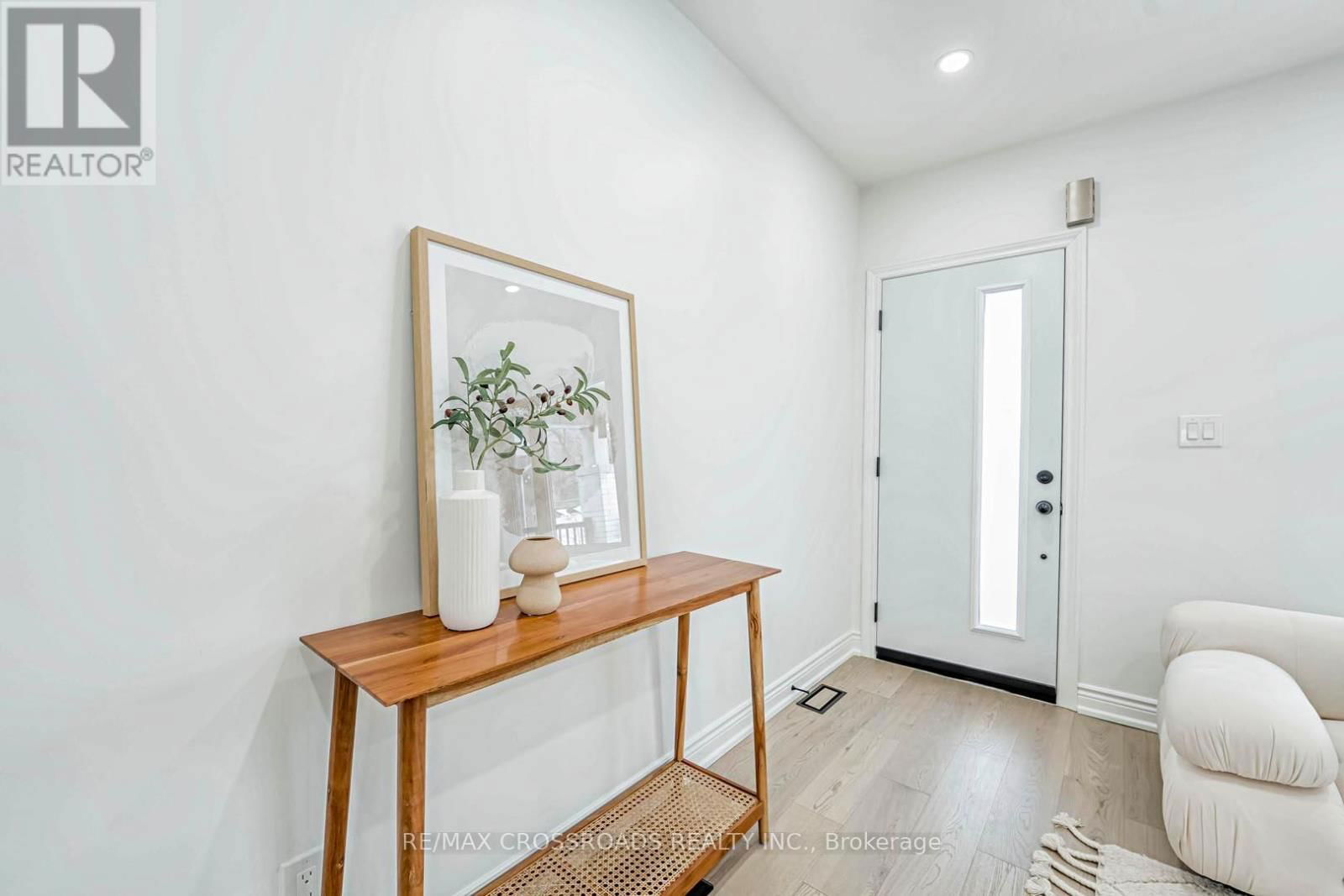 548 GLEBEHOLME BOULEVARD Image 3