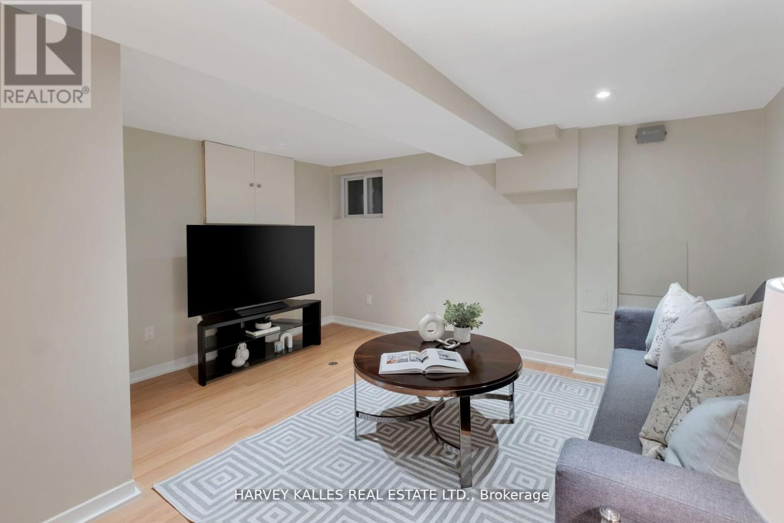 65 TIVERTON AVENUE Image 34