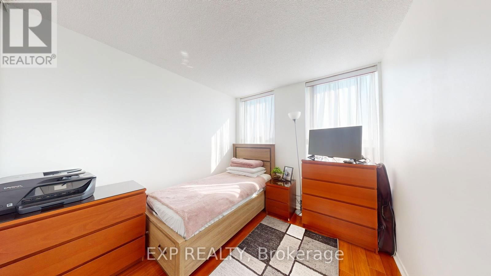 712 - 330 MCCOWAN ROAD Image 6