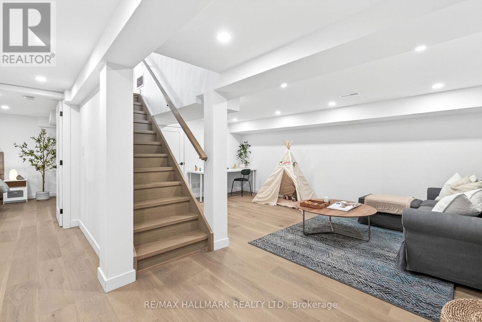 225 CATALINA DRIVE Image 32