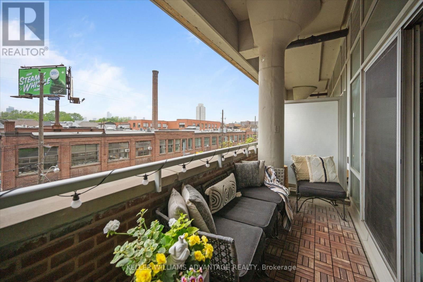 302 - 233 CARLAW AVENUE Image 10
