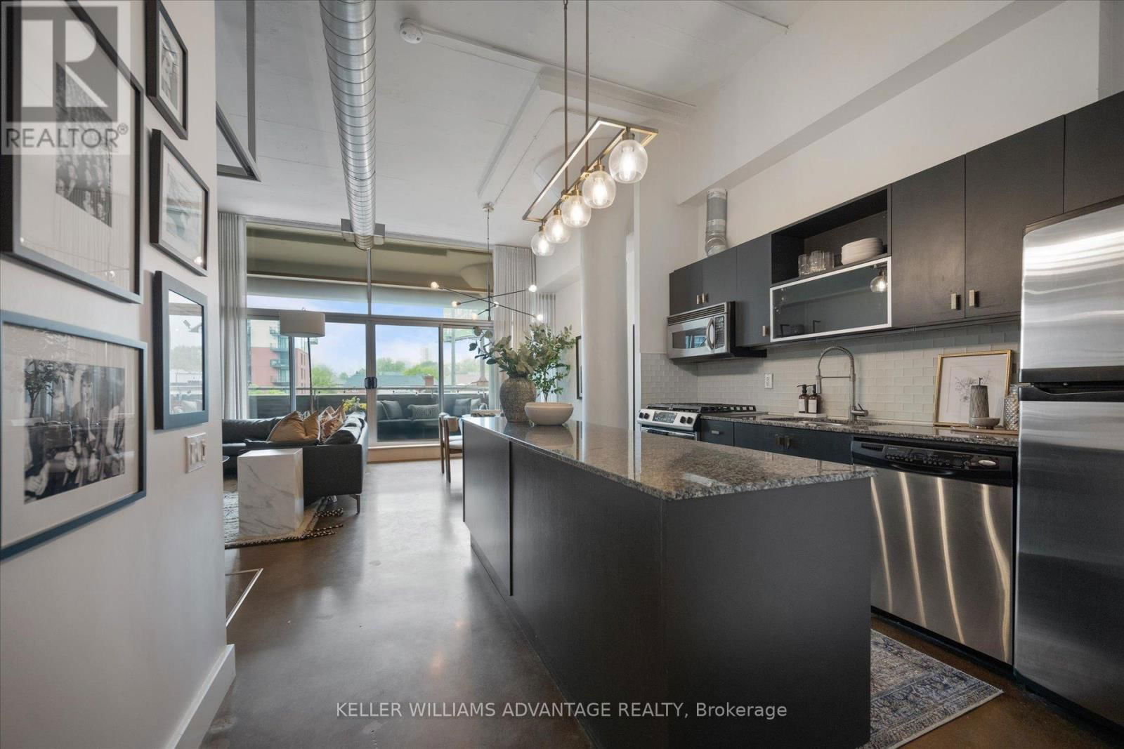 302 - 233 CARLAW AVENUE Image 13