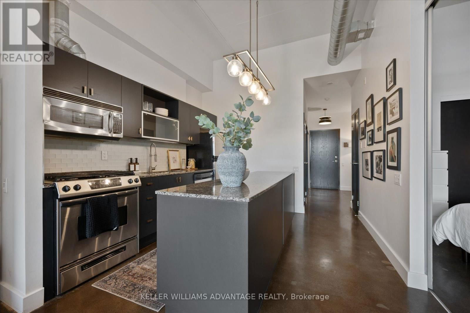 302 - 233 CARLAW AVENUE Image 15