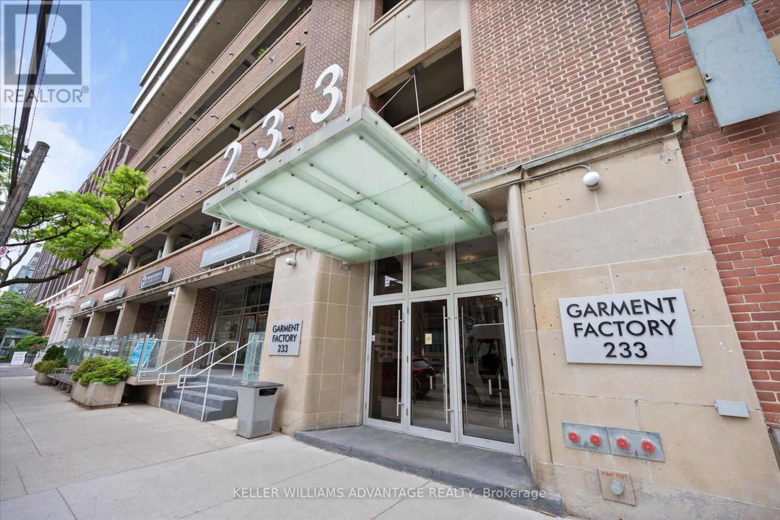 302 - 233 CARLAW AVENUE Image 2