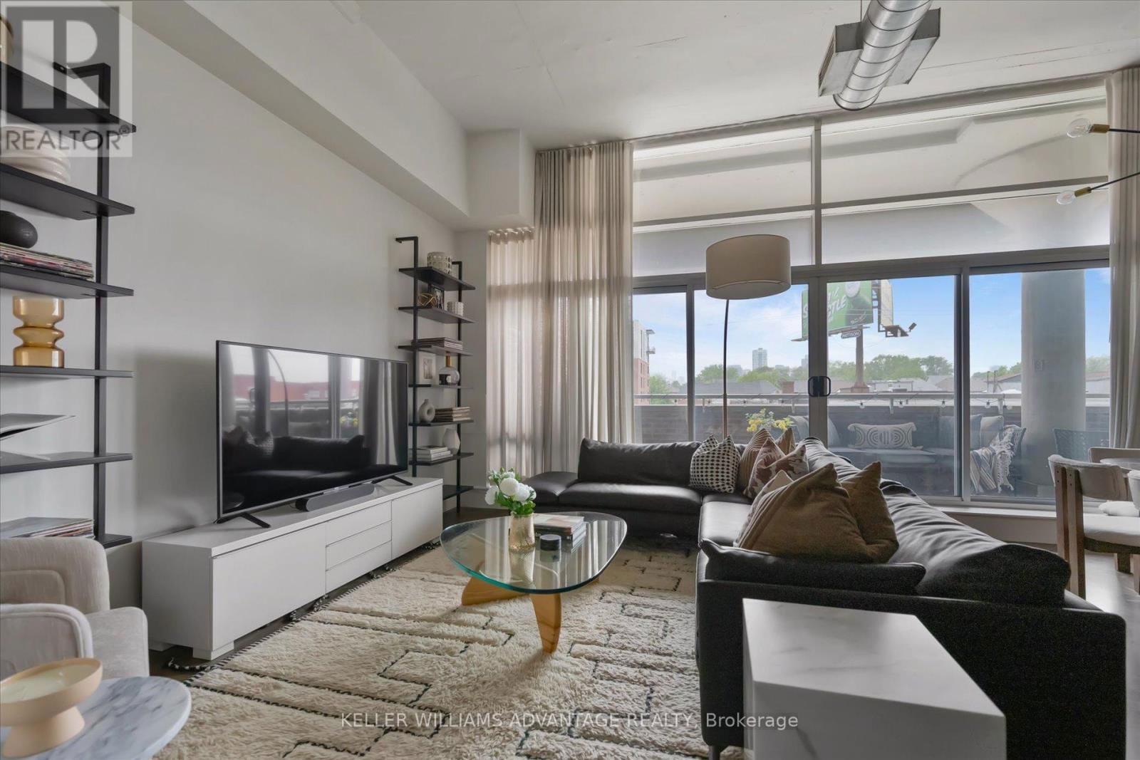 302 - 233 CARLAW AVENUE Image 25