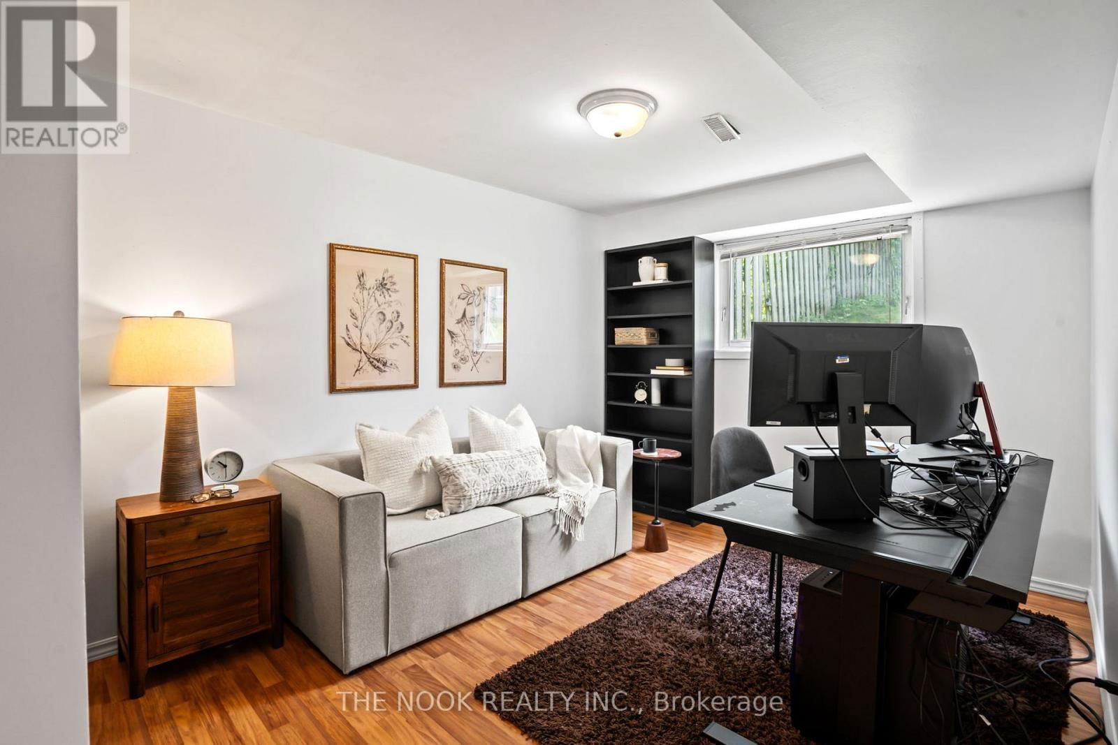 68 VANCOUVER COURT Image 18