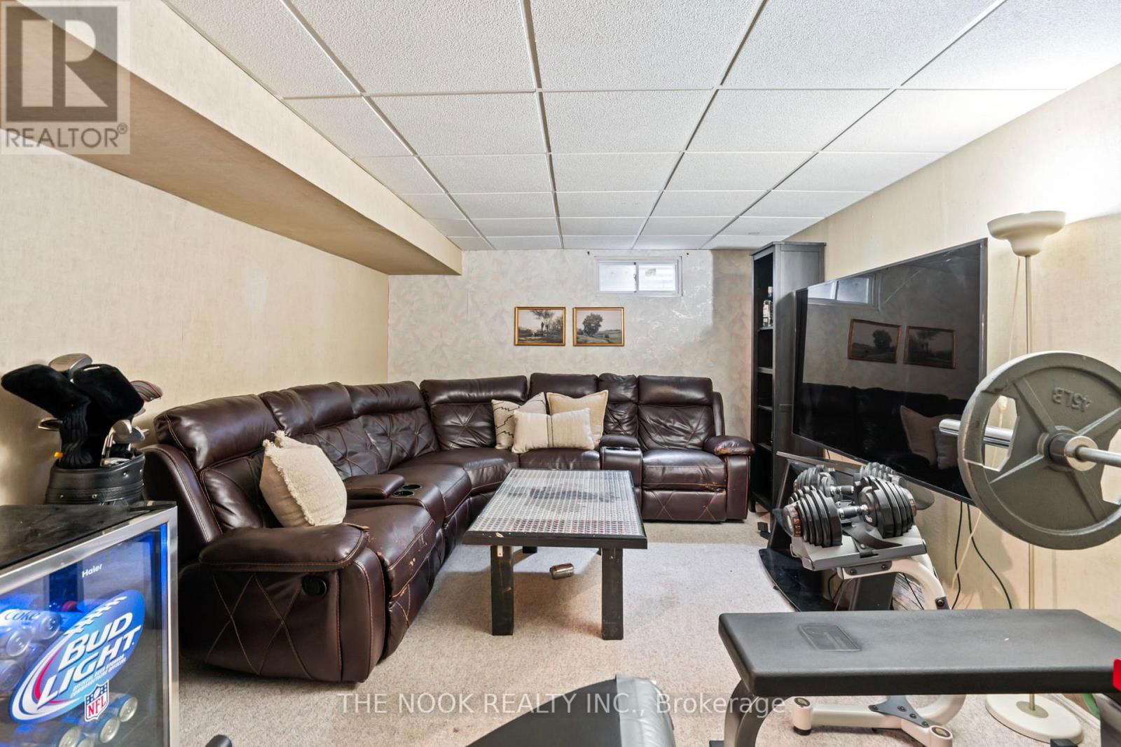 68 VANCOUVER COURT Image 22