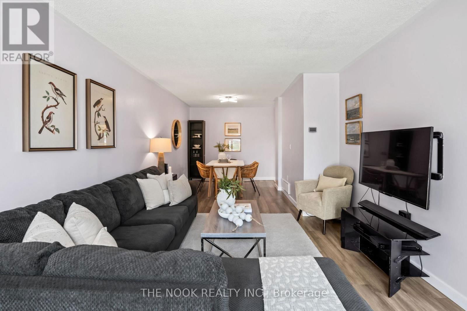 68 VANCOUVER COURT Image 4