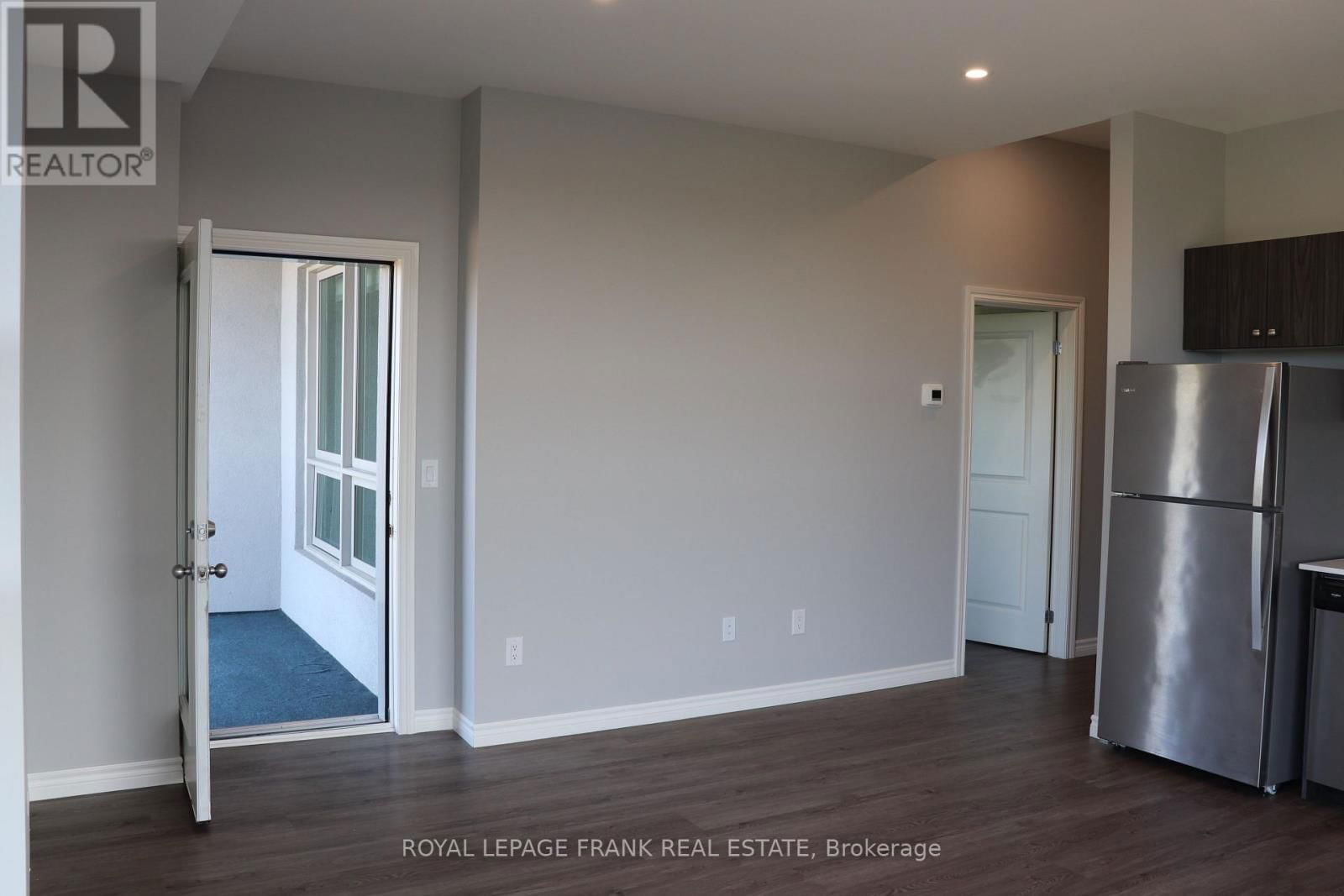 D - 513 DUNDAS STREET EAST Image 5