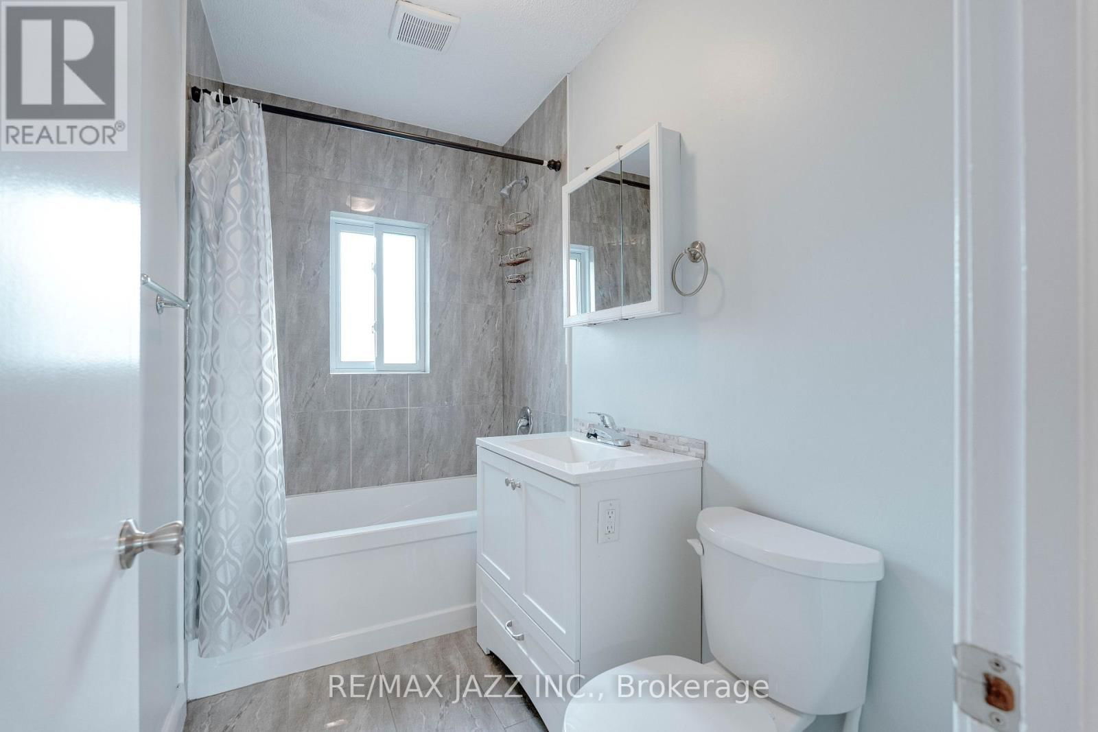 228 GIBBONS STREET Image 15