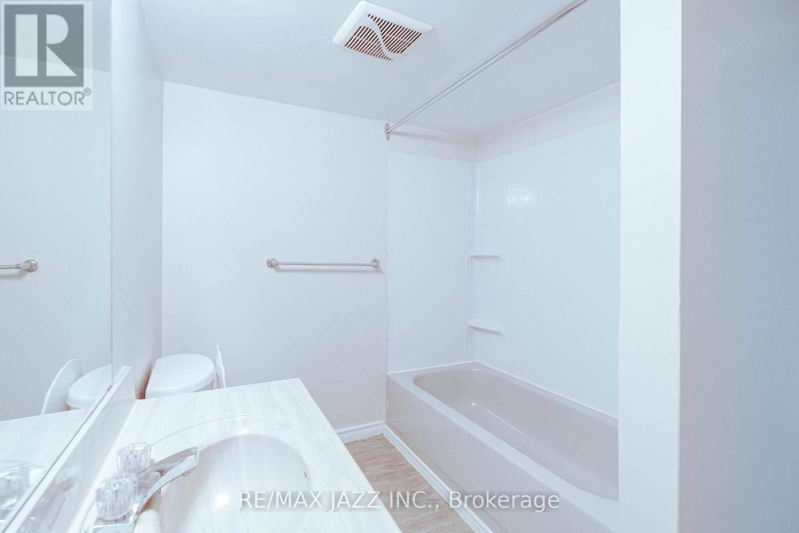 228 GIBBONS STREET Image 20