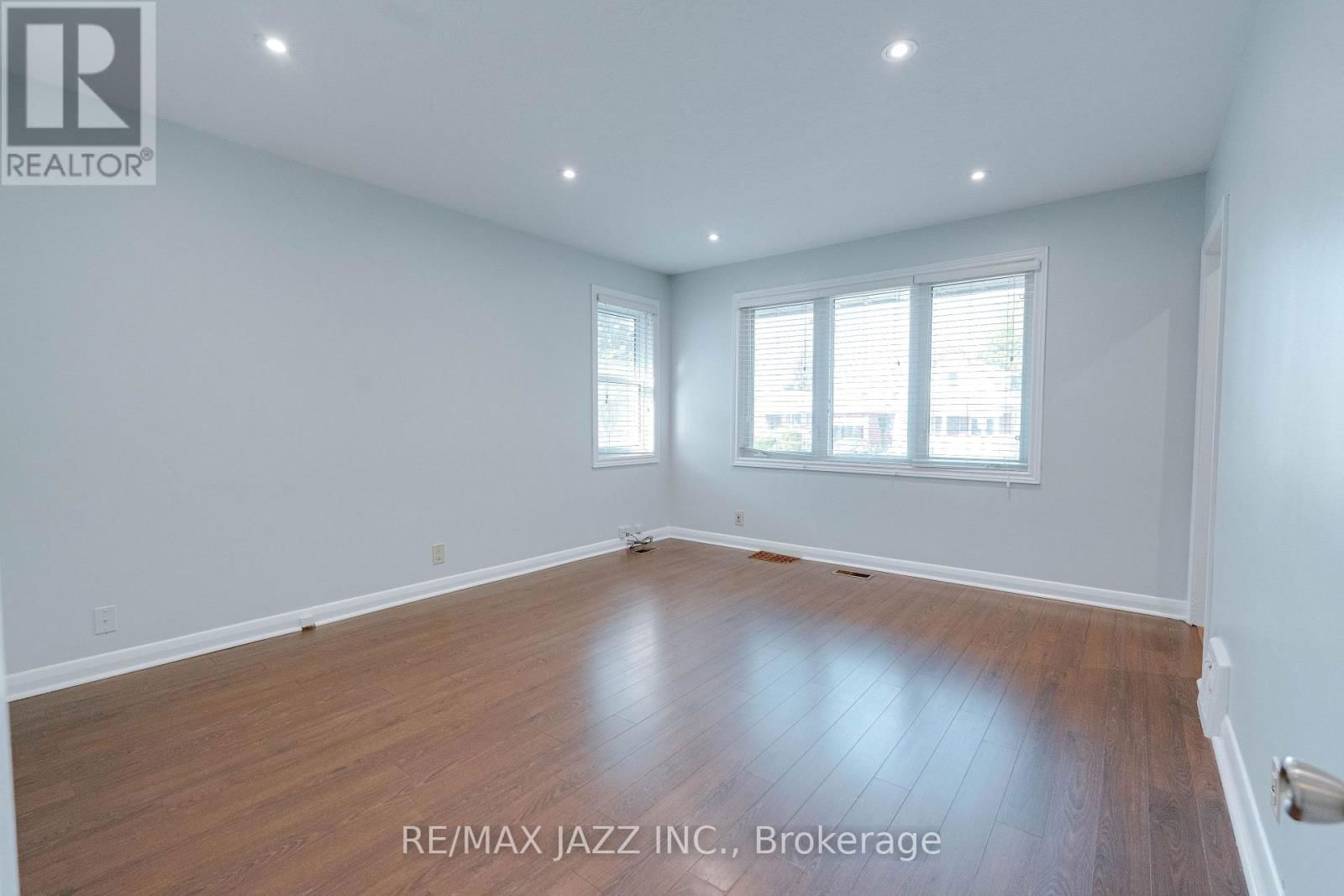 228 GIBBONS STREET Image 7