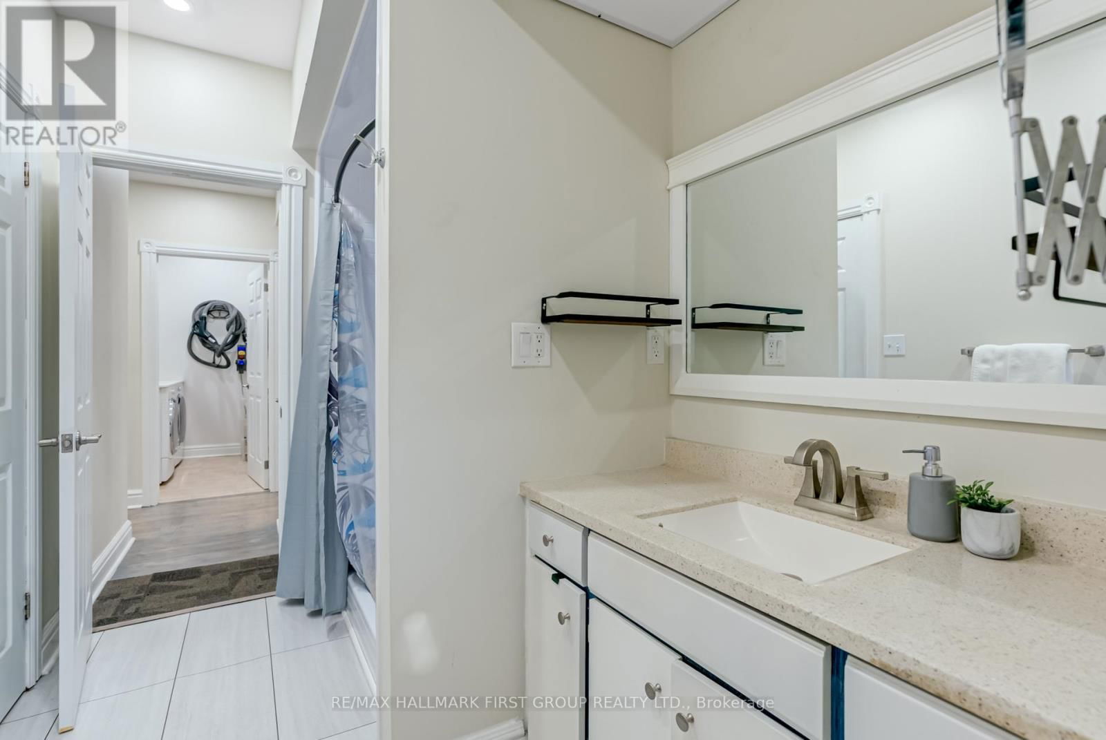 87 ELGIN STREET Image 17
