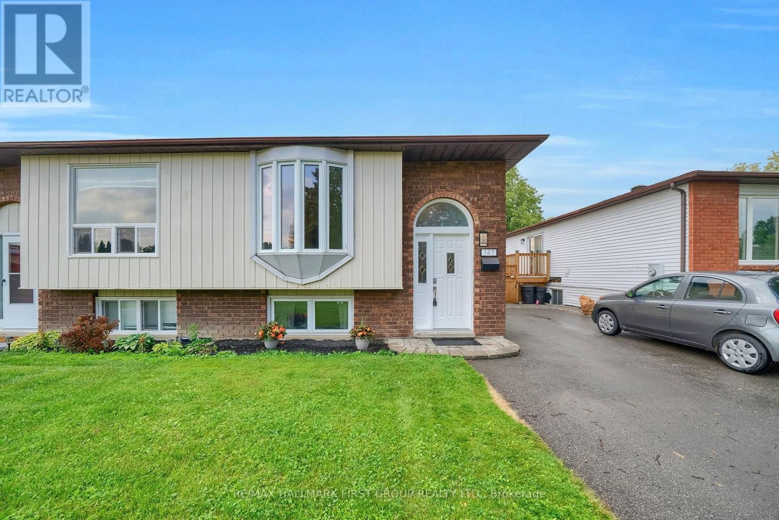 747 CRICKLEWOOD DRIVE Image 1