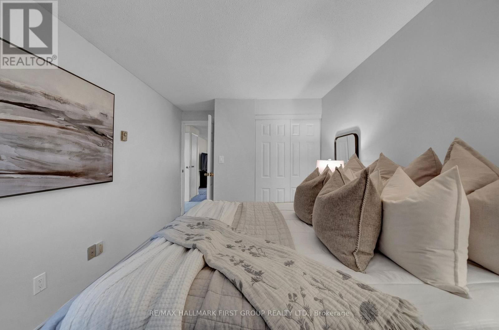747 CRICKLEWOOD DRIVE Image 34