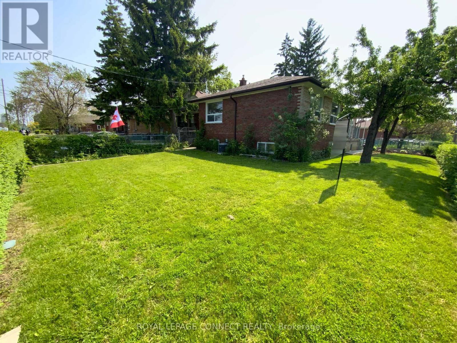 Bsmt - 179 BENJAMIN BOULEVARD Image 17