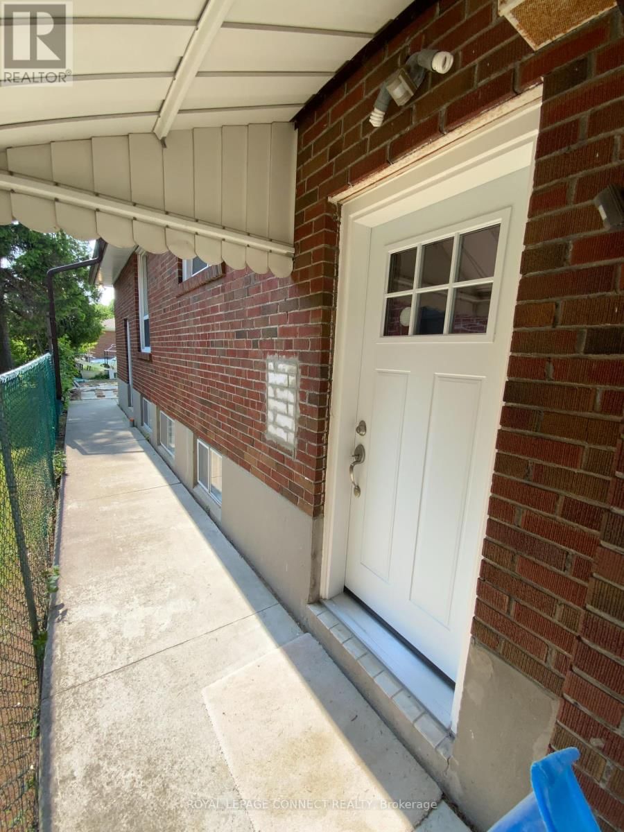 Bsmt - 179 BENJAMIN BOULEVARD Image 2