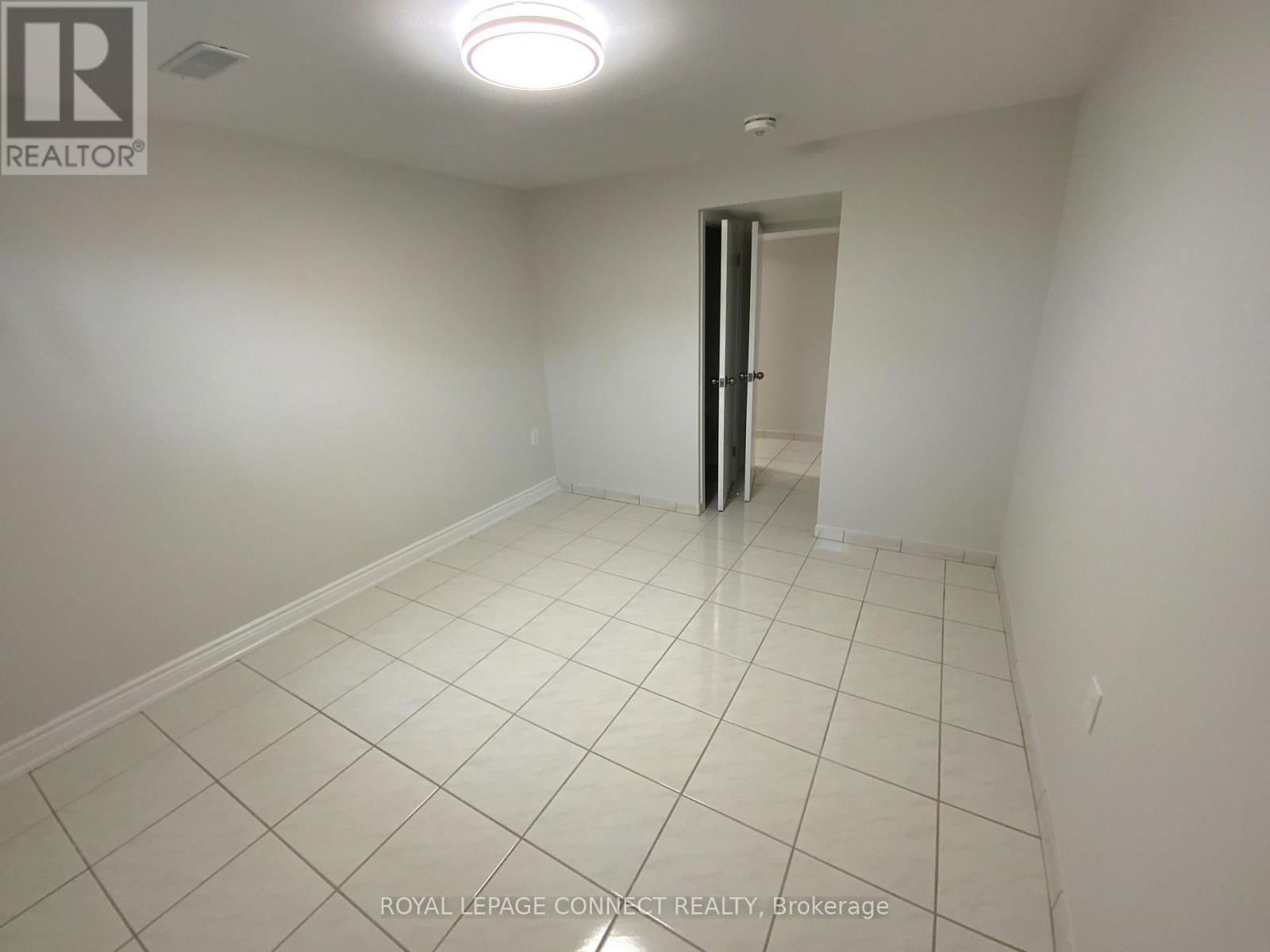 Bsmt - 179 BENJAMIN BOULEVARD Image 7