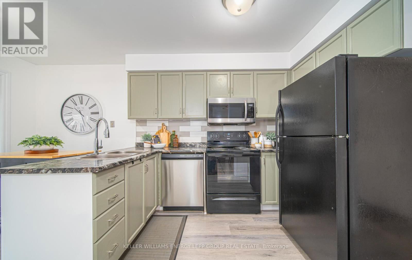 34 MARCHWOOD CRESCENT Image 12