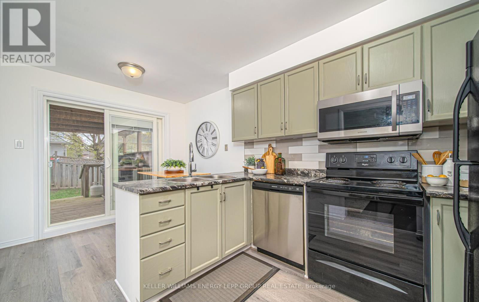 34 MARCHWOOD CRESCENT Image 13