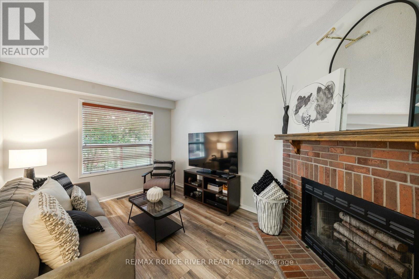 60 BONNYCASTLE DRIVE Image 24