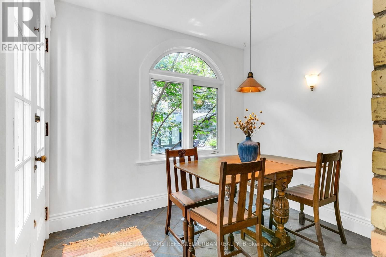 204 ASHDALE AVENUE Image 24