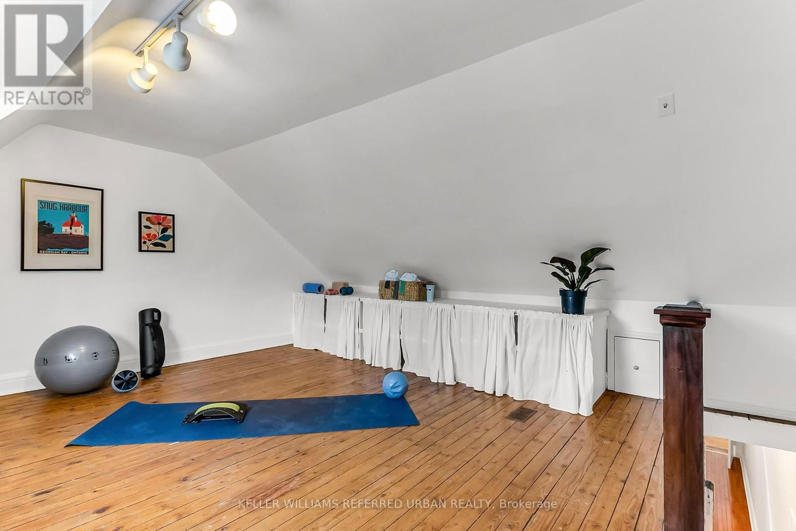204 ASHDALE AVENUE Image 34