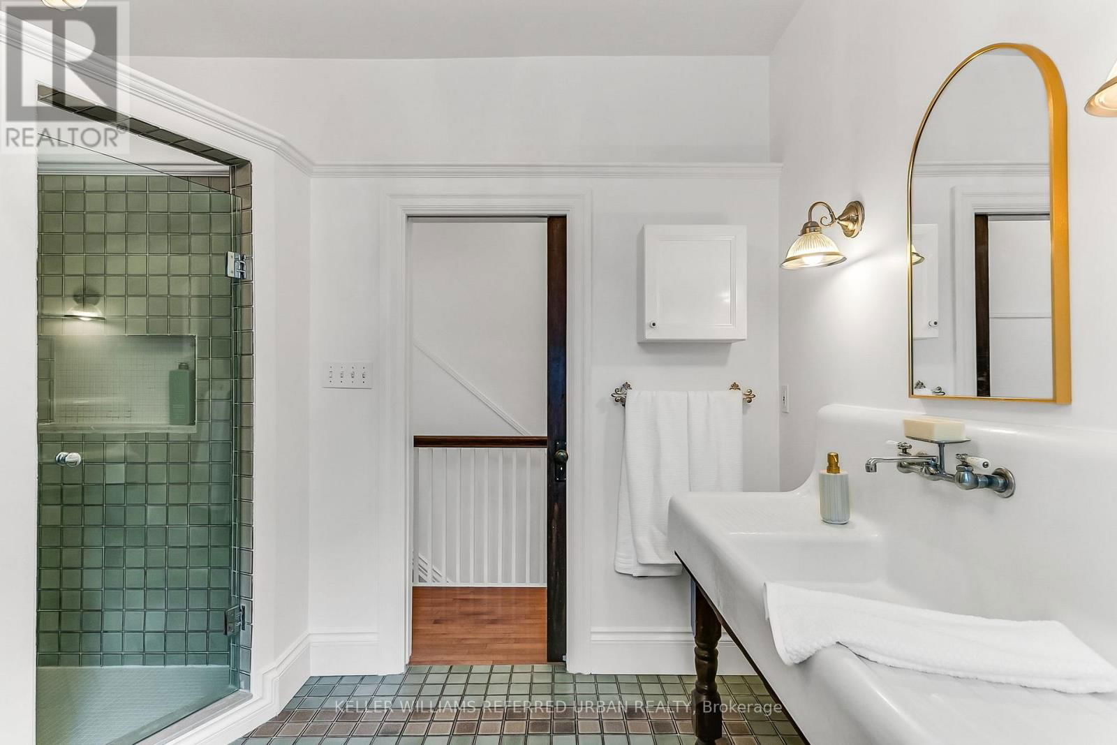 204 ASHDALE AVENUE Image 37