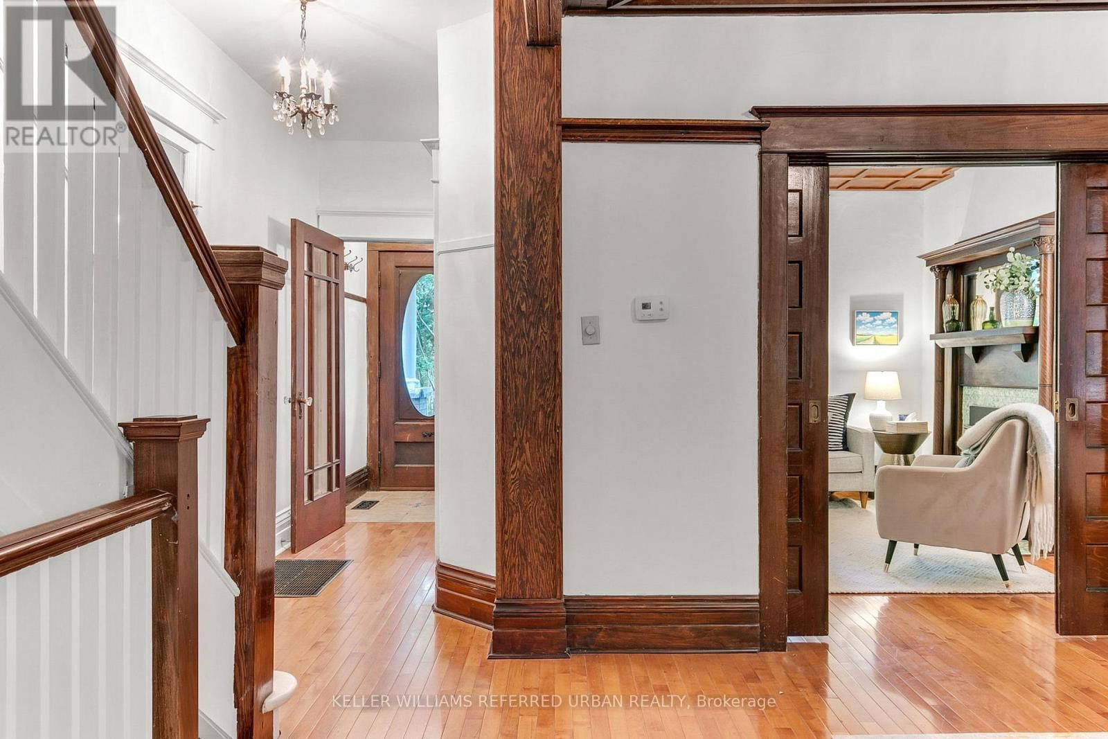 204 ASHDALE AVENUE Image 7