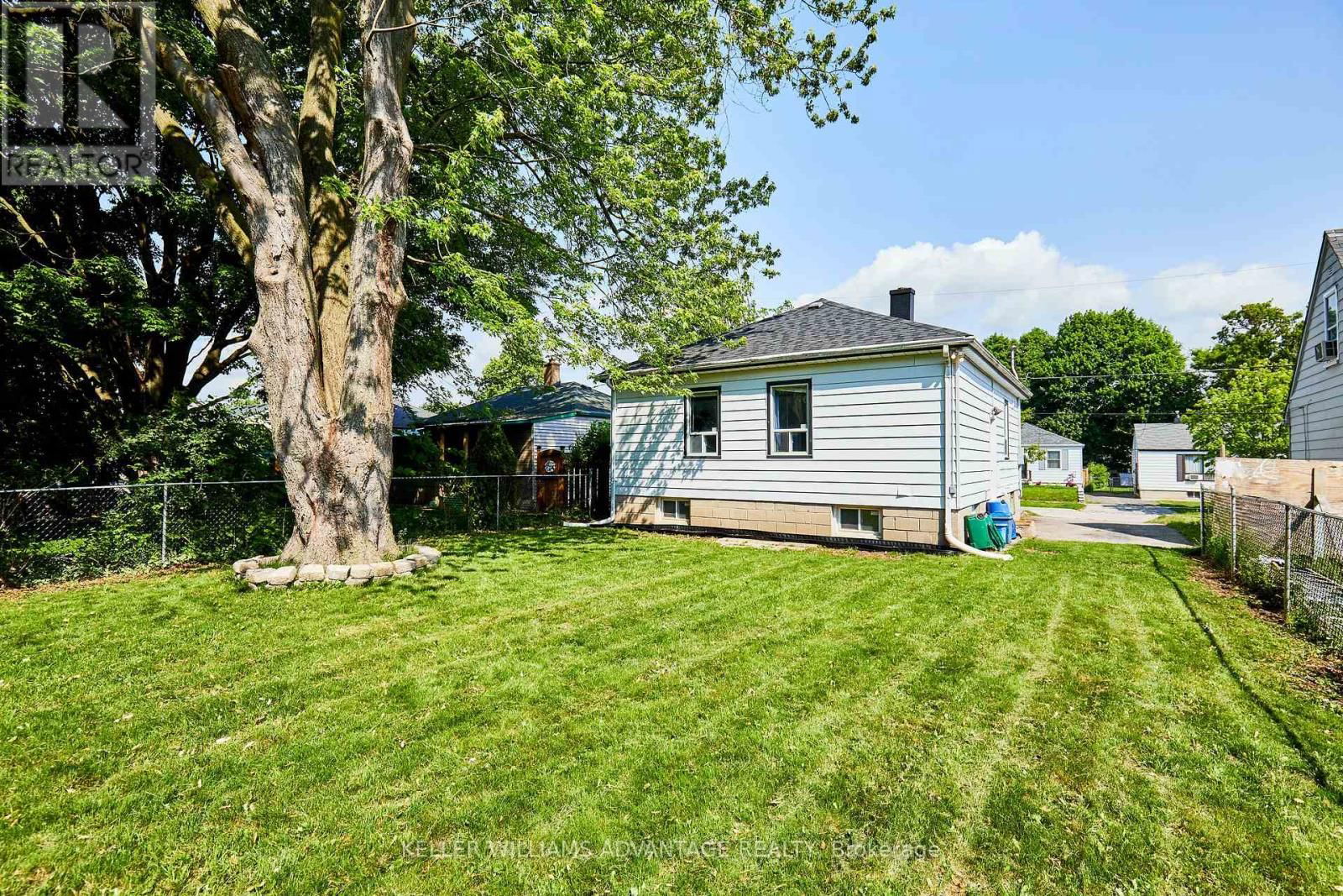 211 MARQUETTE AVENUE Image 26