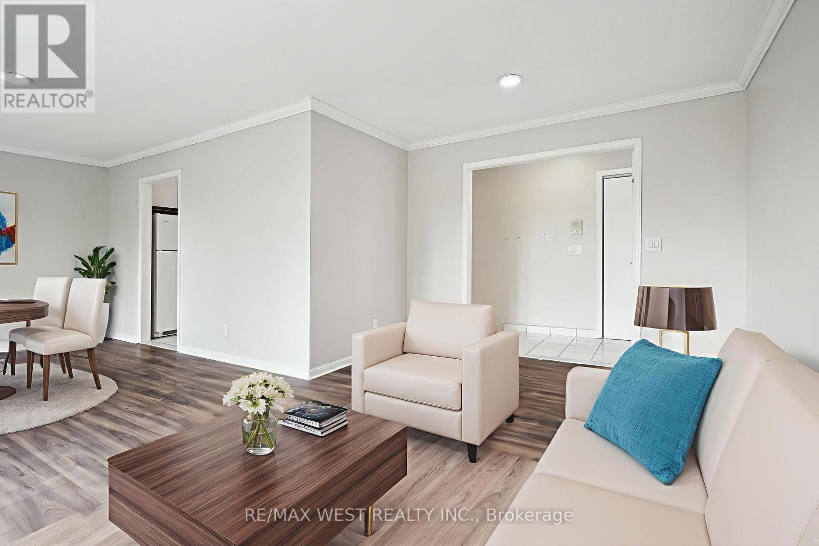 90 MERKLEY SQUARE Image 7