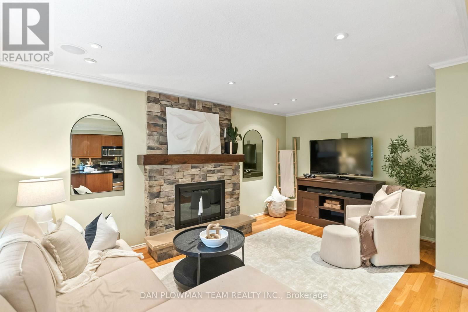 14 ERICKSON DRIVE Image 12