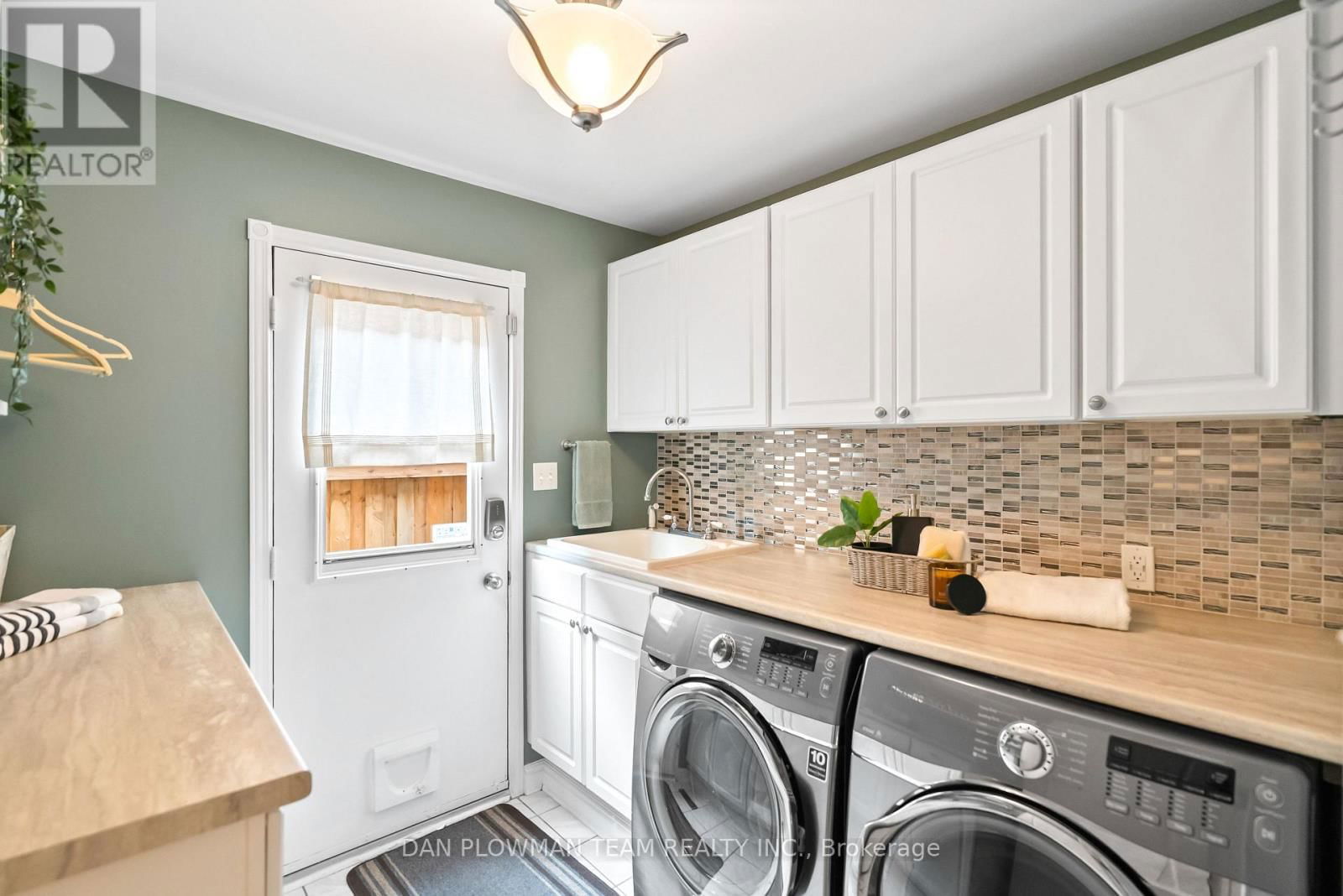 14 ERICKSON DRIVE Image 15
