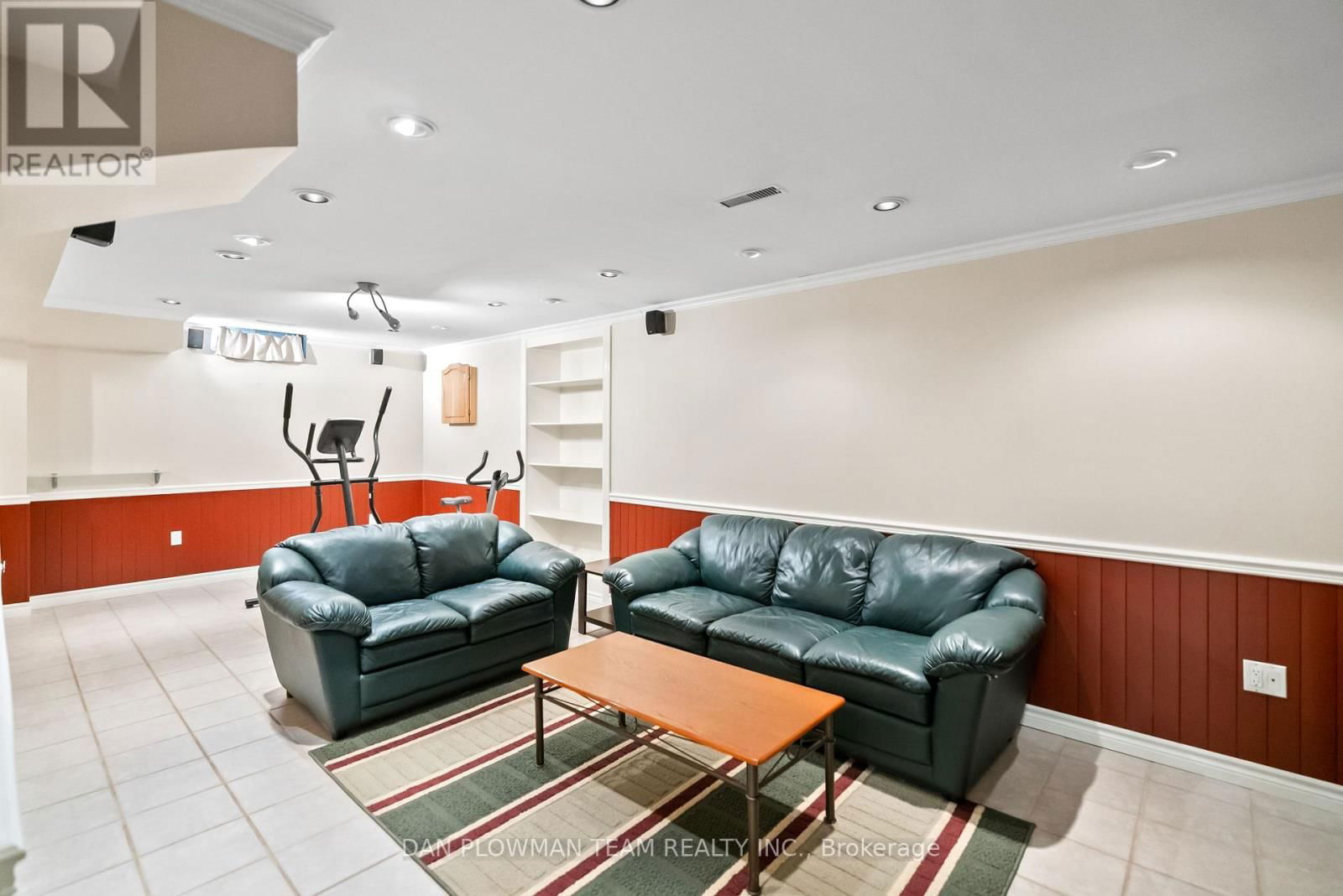 14 ERICKSON DRIVE Image 28