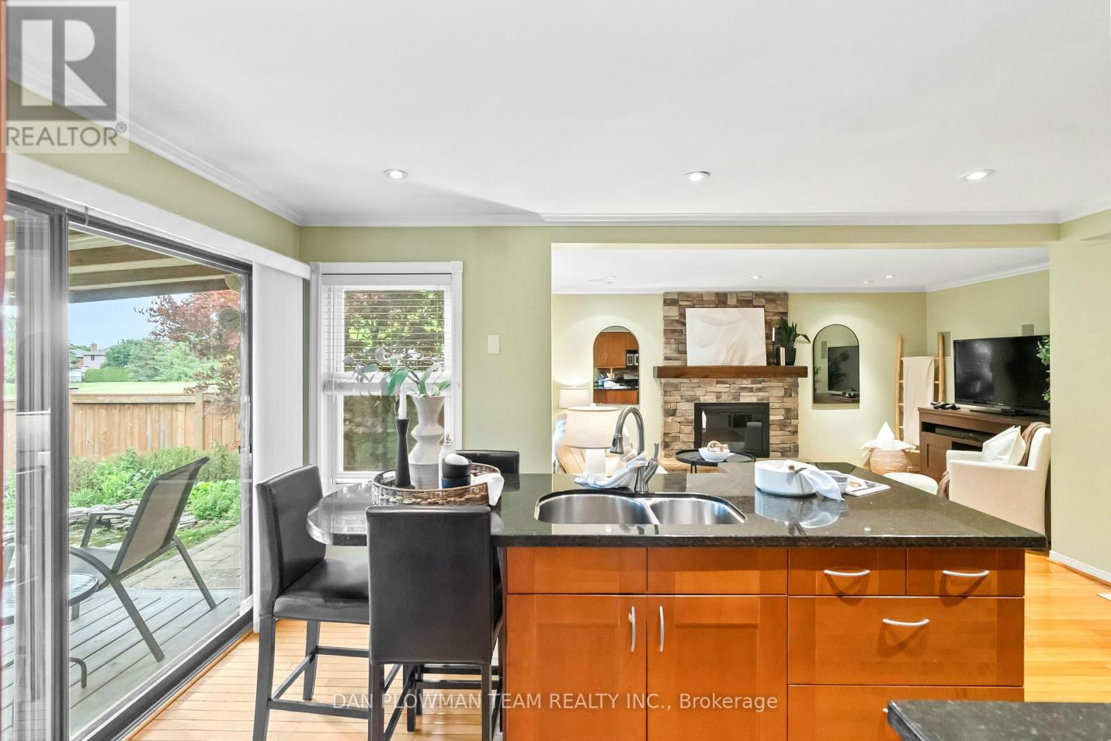 14 ERICKSON DRIVE Image 8