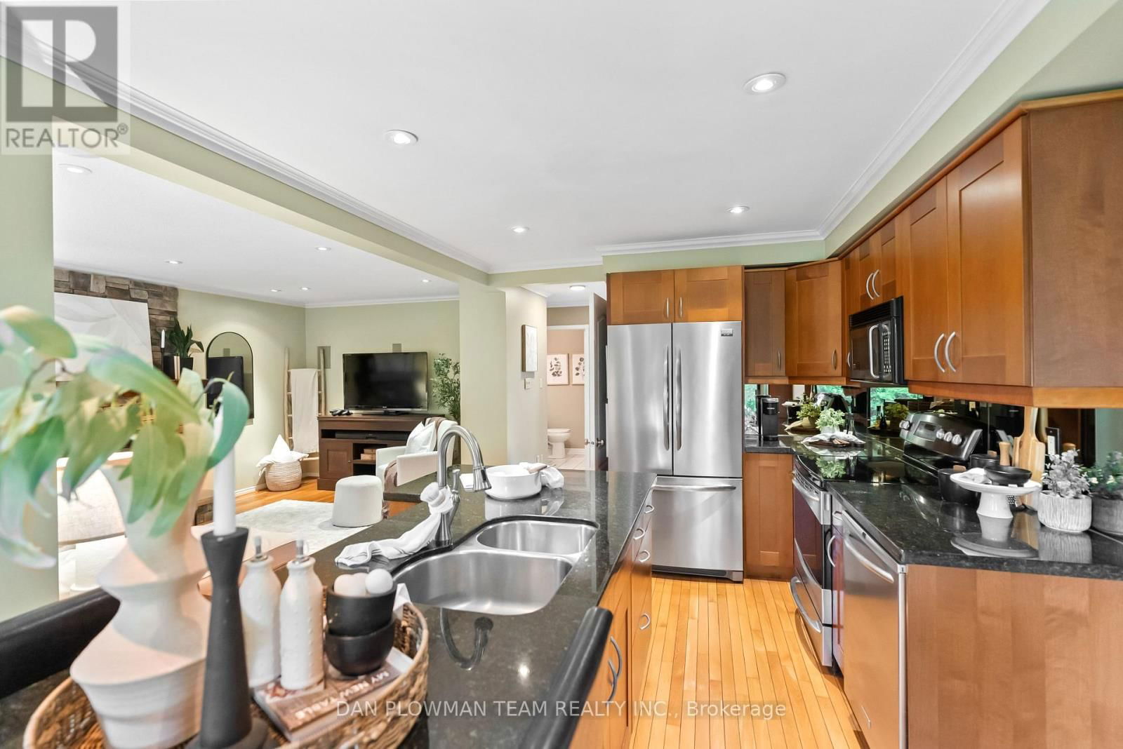 14 ERICKSON DRIVE Image 9