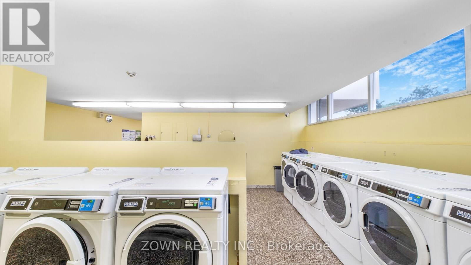 801 - 2550 PHARMACY AVENUE Image 32