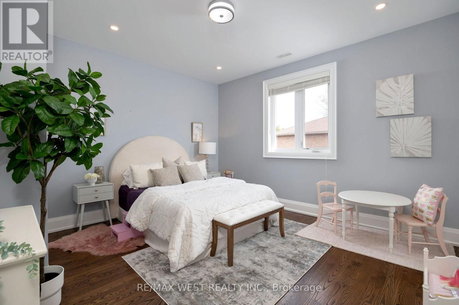 88 YARDLEY AVENUE Image 28