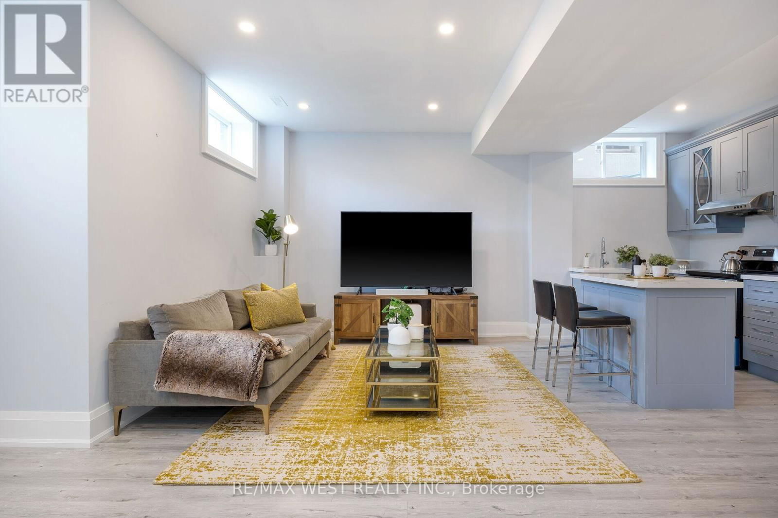 88 YARDLEY AVENUE Image 37