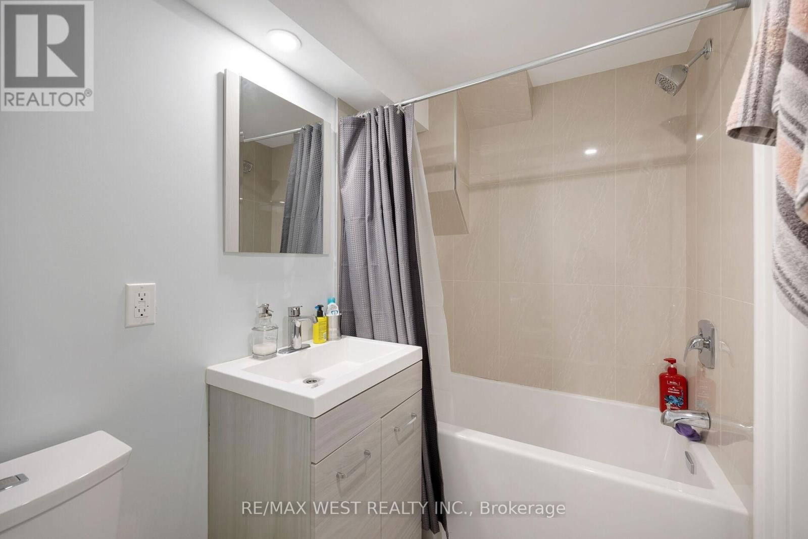 88 YARDLEY AVENUE Image 40