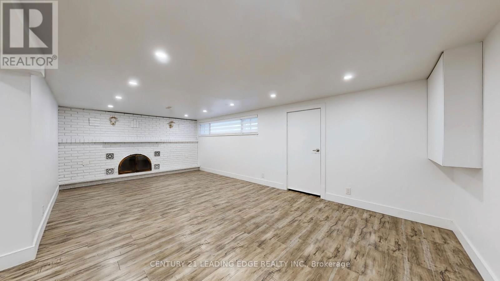 70 WEXFORD BOULEVARD Image 33
