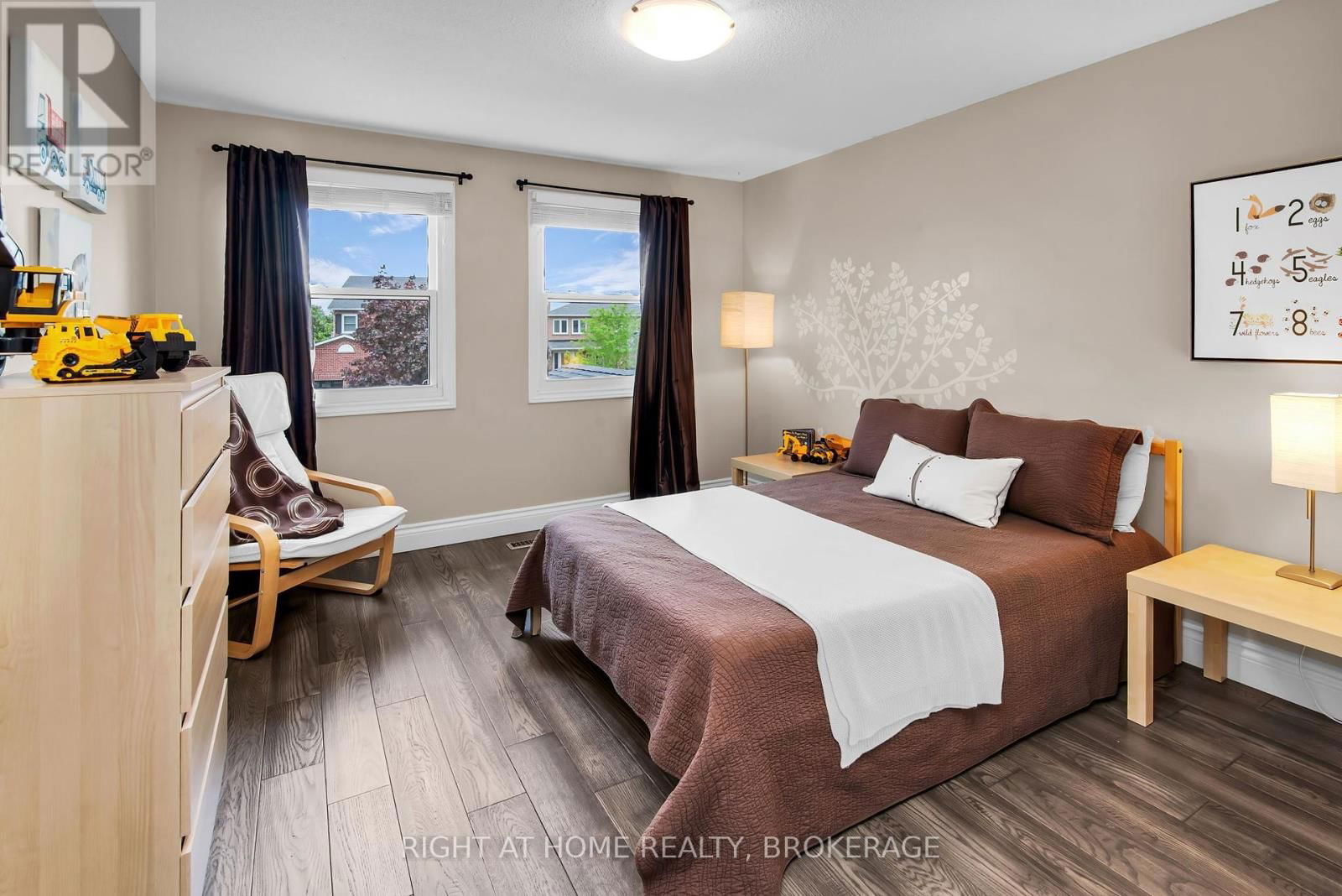 10 ENNISCLARE PLACE Image 23
