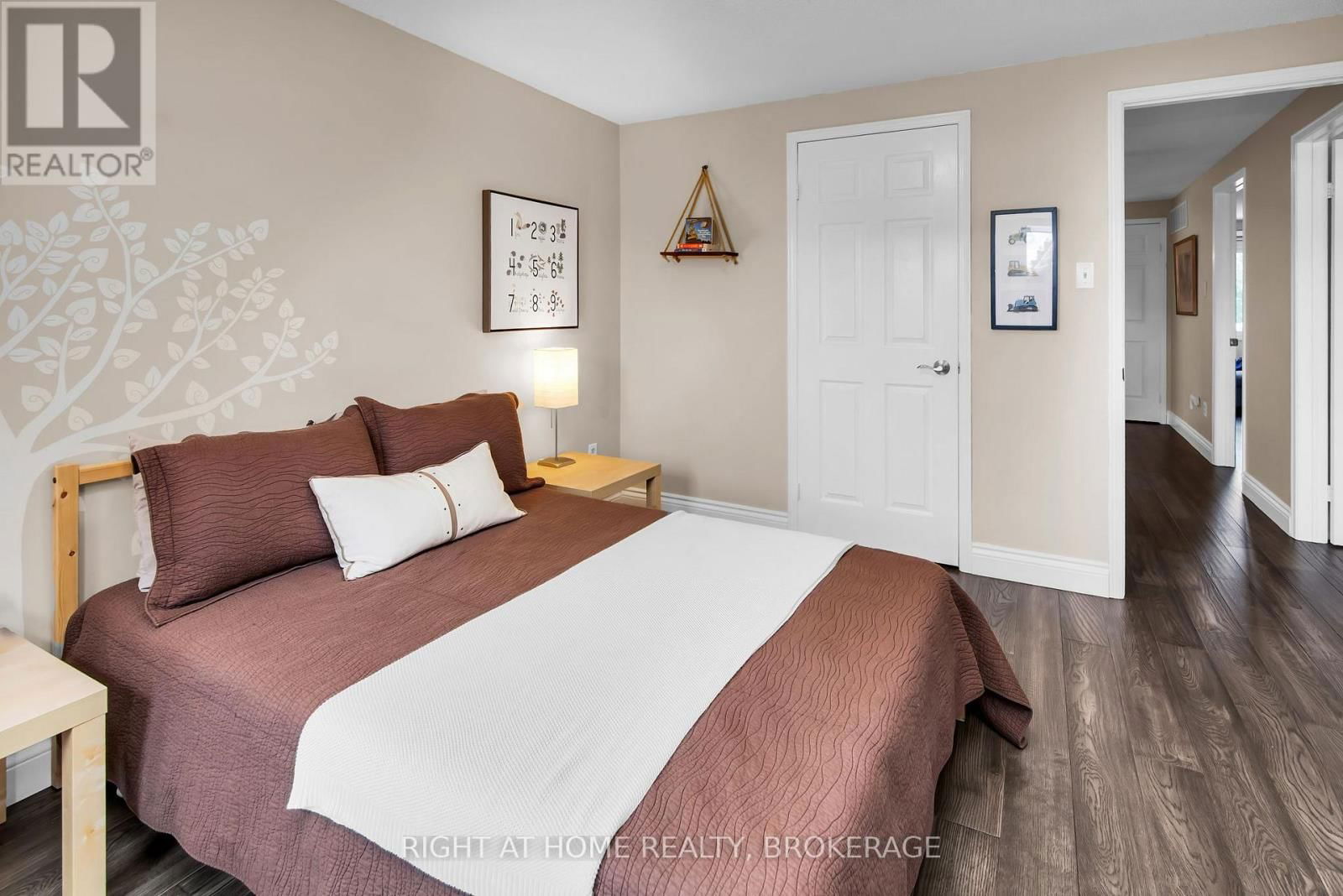 10 ENNISCLARE PLACE Image 24